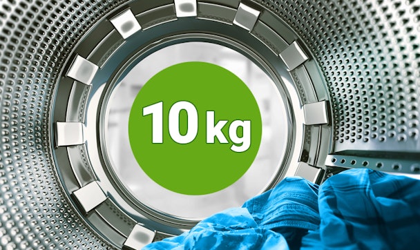 Wasmachine met een trommel met 10 kilo vulgewicht.