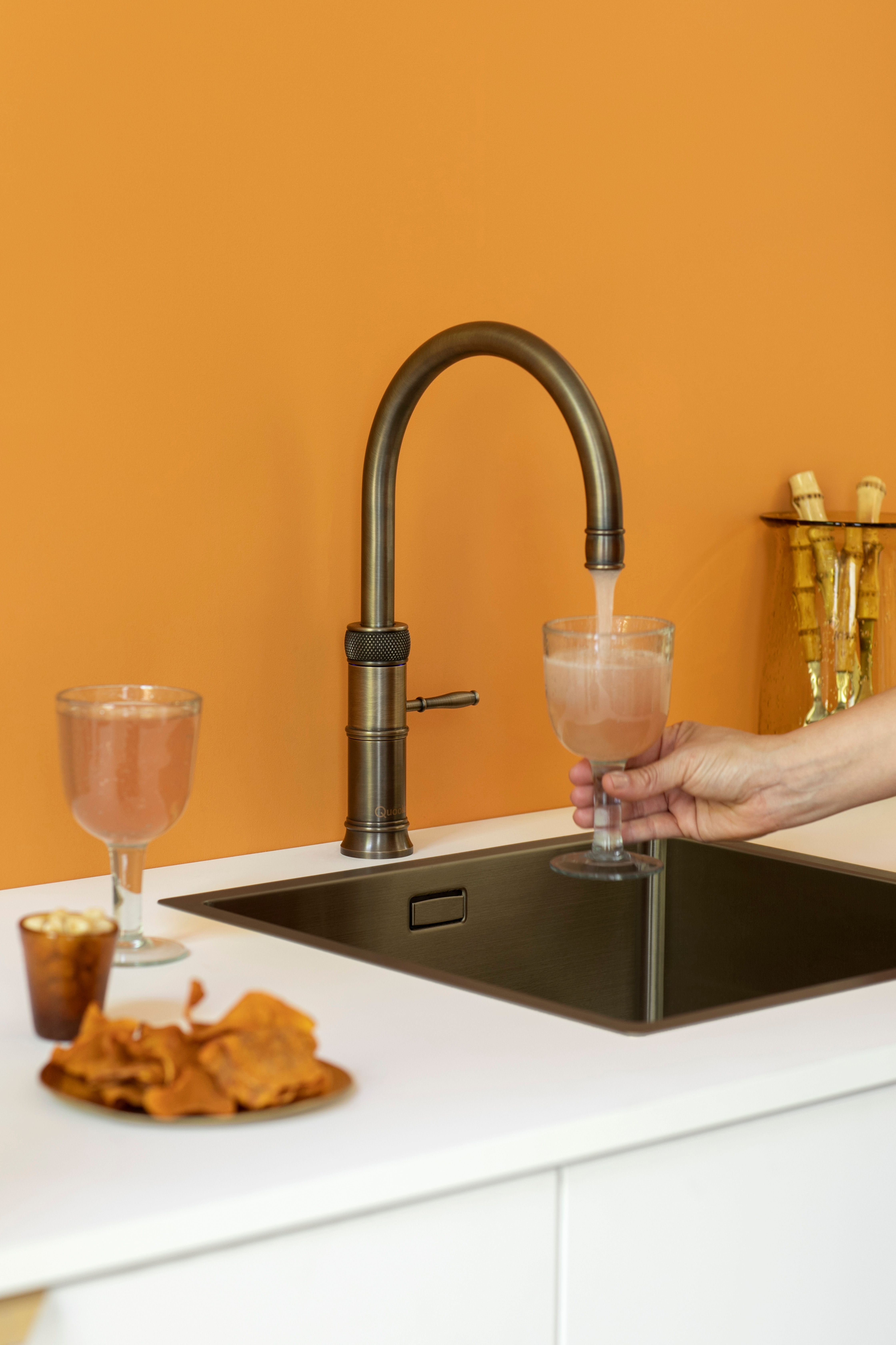 Combi+ Classic Fusion Round Messing Patina + Cube van Quooker afbeelding 6